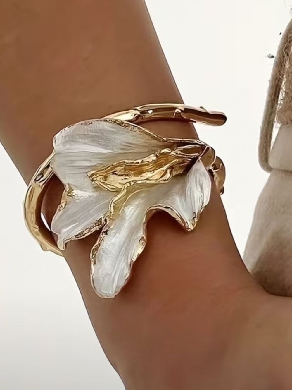 NEW* Gold, White Lilly Flower Bracelet